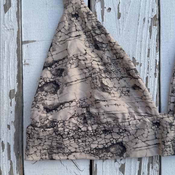 Boys + Arrows Fillis Bikini Top in Baja - Picture 4 of 5